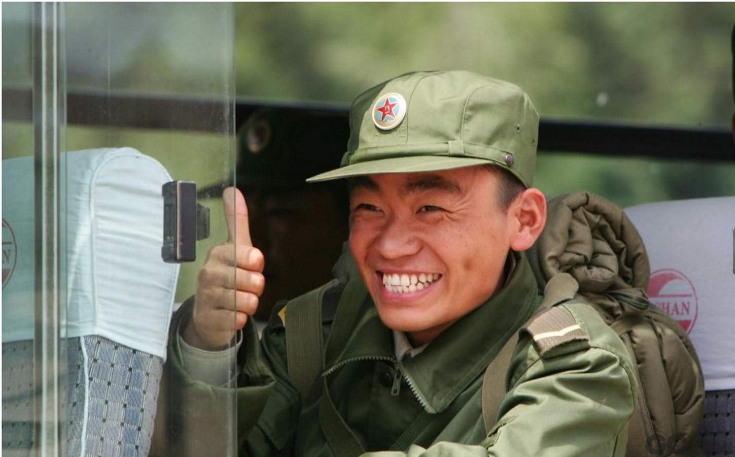 如何评价电视剧《我得兄弟叫顺溜》？