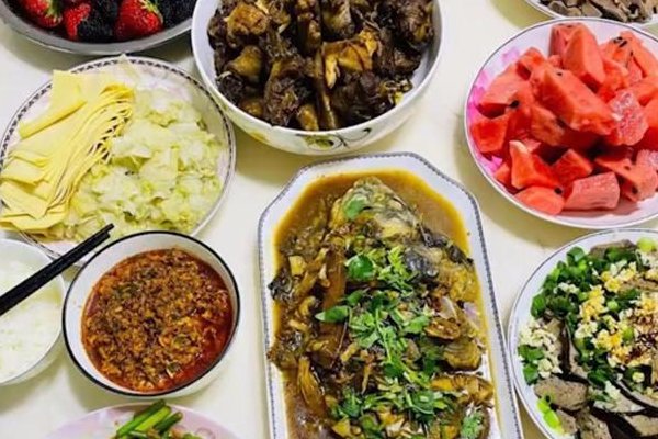 天津疫情，大爷被隔离在相亲对象家，他是如何度过这段时光的