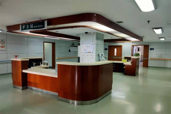 男生开学前补作业，过度紧张致痉挛住进急救室，如何缓解这种情绪？