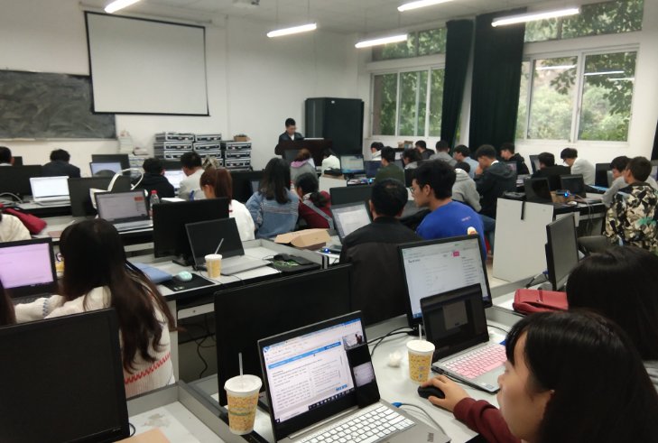 大数据管理与应用是计算机类吗