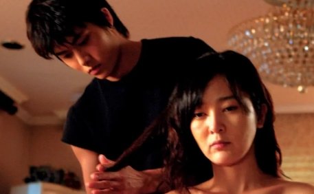 适合一个人晚上看电影