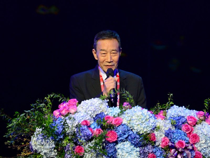 李雪健喉咙怎么了