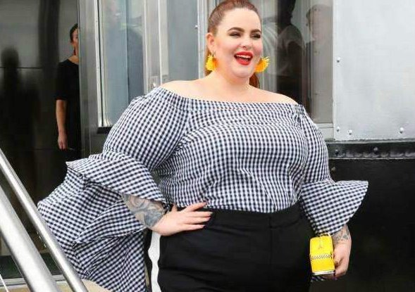 如何评价“300斤女孩一年减掉半个自己”这件事？