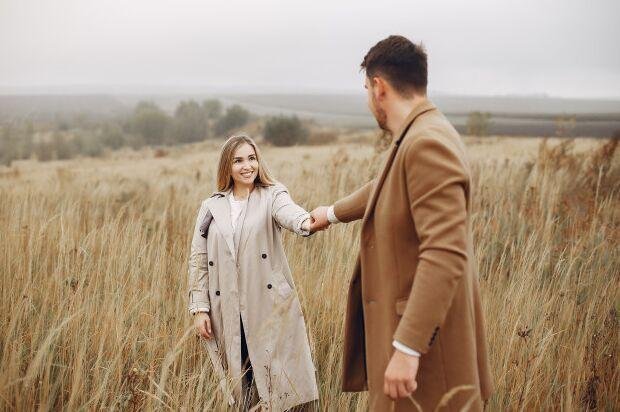 妻子在外打工挣钱,丈夫发朋友圈侮辱,称妻子不守妇道。你怎么看?