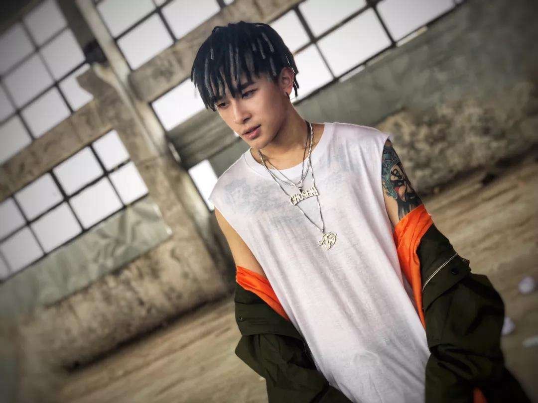 求“谢谢你”的歌词，mc光光唱的