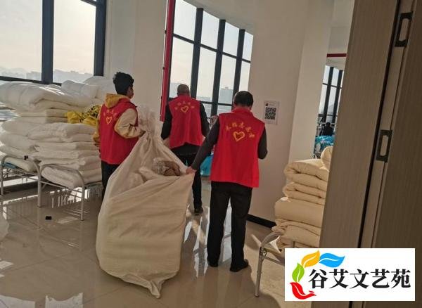 方舱里的故事｜总有一些事让我们感动，总有一些志愿者让我们铭记