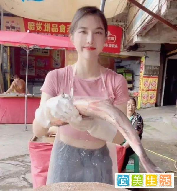 卖鱼西施回应走红:长得好看没用!