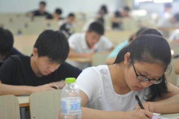 9岁考上大学的人有哪些