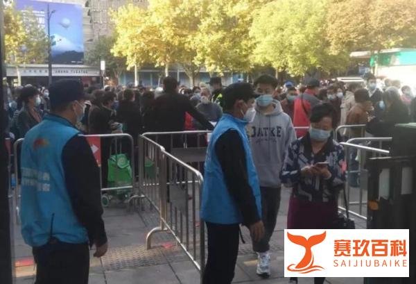 大家都往门口逃！上海人民公园发生了什么事？官方回应