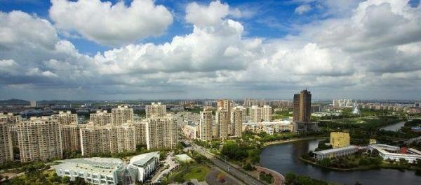 上海一大妈坐拥90套房106个车位,网友:梦里都不敢这么想
