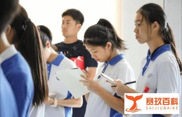 经济学家姚洋建议取消中考，给孩子减压
