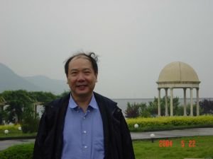 张庆熊的人物经历