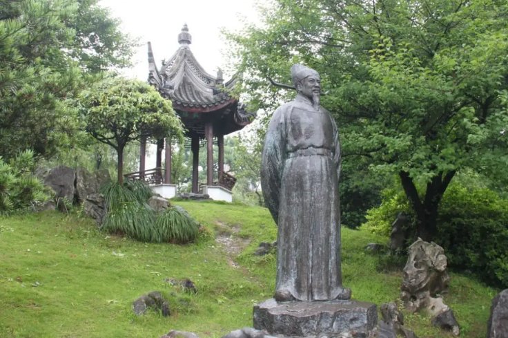 钱俶和钱镠怎么读?