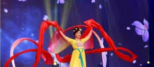 著名反串演员王帅荣获第十五届中国公益形象大使