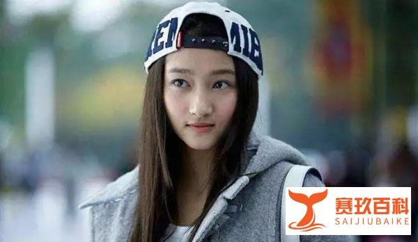 关晓彤发言用“老百姓”引争议身上优越感太重惹怒网友！