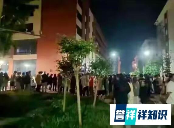 震碎三观!四川小情侣教室内“激情开车”,6分49秒视频火速流出