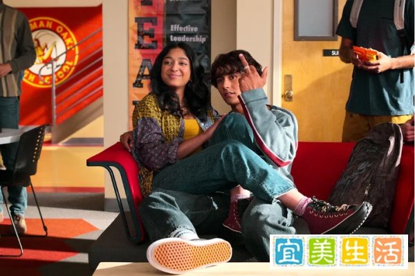 连剧名都敢开车的Netflix青春校园剧，尺度不减呀！