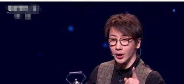 2019春晚刘谦魔术揭秘，魔壶酒饮料怎么变出来的