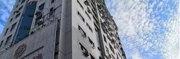 上海女子被网暴后坠楼，其丈夫首度讲述事情经过，并表示会追责