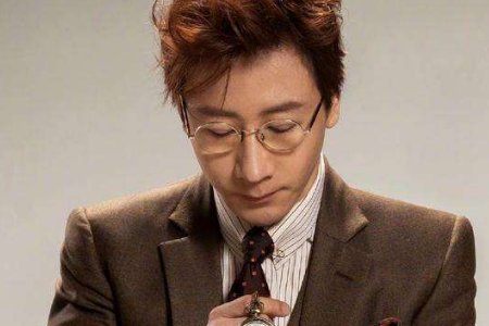 刘谦把碎纸条变成面条之后吃了,这是怎么做到的?