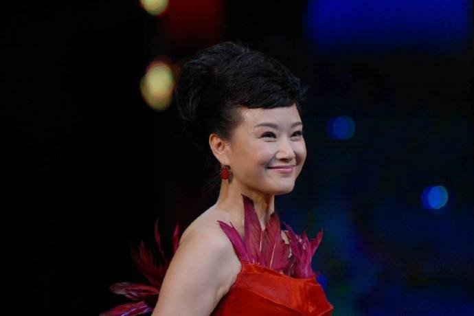 求歌伴舞宋祖英的《越来越好》的串词