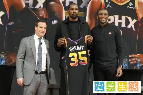 巴克利称杜兰特在太阳夺冠将成公交车司机，阿杜回怼你也两次换队
