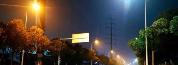 水箱故障妻子打水丈夫独自开走车