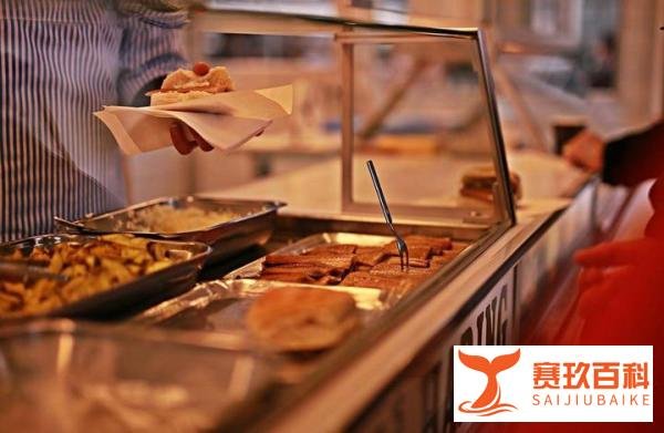 年轻人流行把超市当食堂？这次拯救超市终于不靠胖东来了？