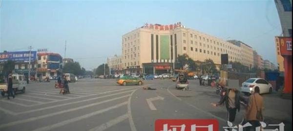 撞击行凶者的司机获奖两万元 这是咋情况？