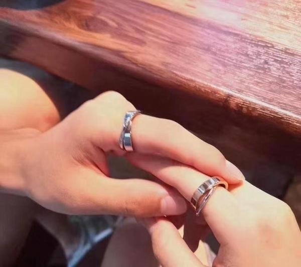 CK??和DW??哪个更适合情侣??