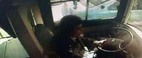 “老大爷骂哭公交司机”只因“坏人都老了”么？