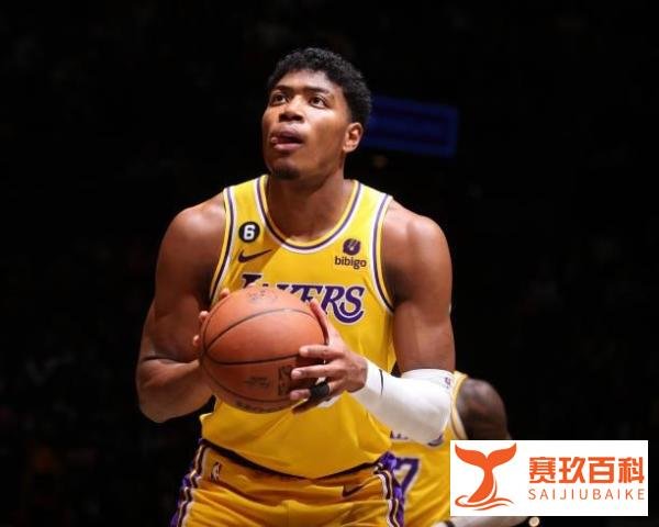 身高197cm的赤木刚宪可以打中锋，八村塁怎么就不能打中锋呢？