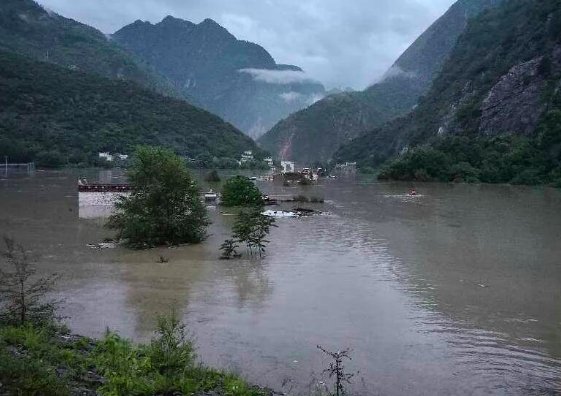 四川丹巴泥石流形成堰塞湖，什么是堰塞湖？