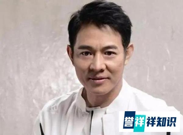 60岁李连杰现身台湾宣传新书，笑称自己还没死，现在活明白了