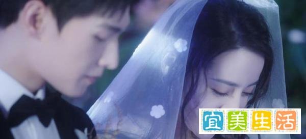 《荣耀》：晶晶为什么选择集体婚礼？听到原因，于途爱得无法自拔
