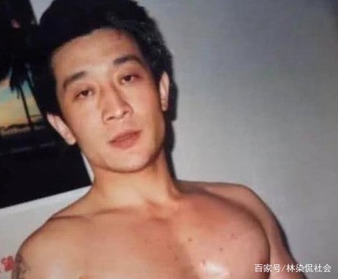 20多年前，向华强在北京夜总会被地头蛇怒扇耳光，那人后来怎样了？