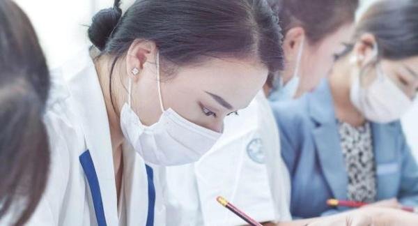 学习韩式半永久化妆学费多少钱?
