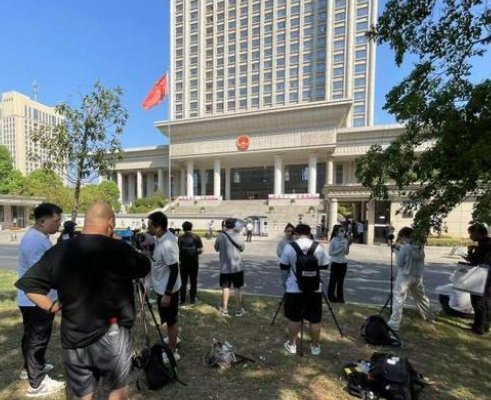 劳荣枝二审态度强硬不配合,她的态度为何会有这么大的改变?