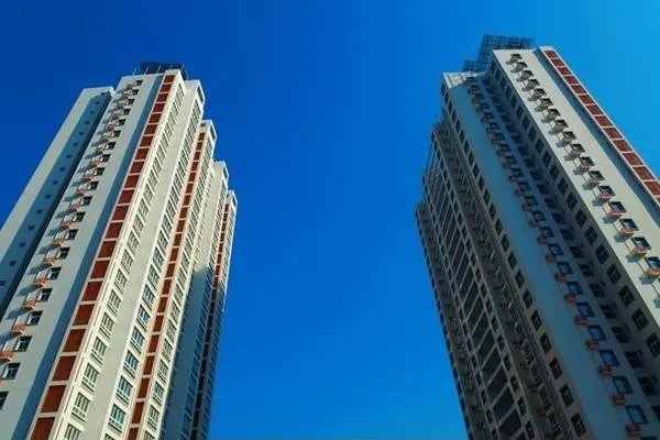 眼光独到！药企卖两套学区房换来2100万，这家药企是何时购入的这套房？