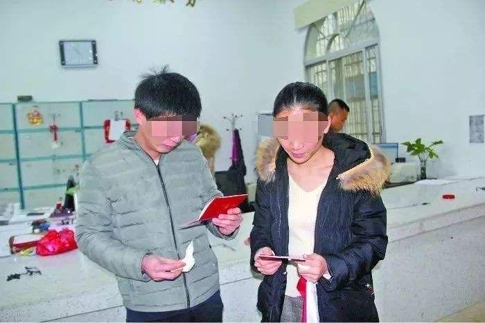 逃犯自首时求先领证结婚，女方为什么会同意跟他结婚？