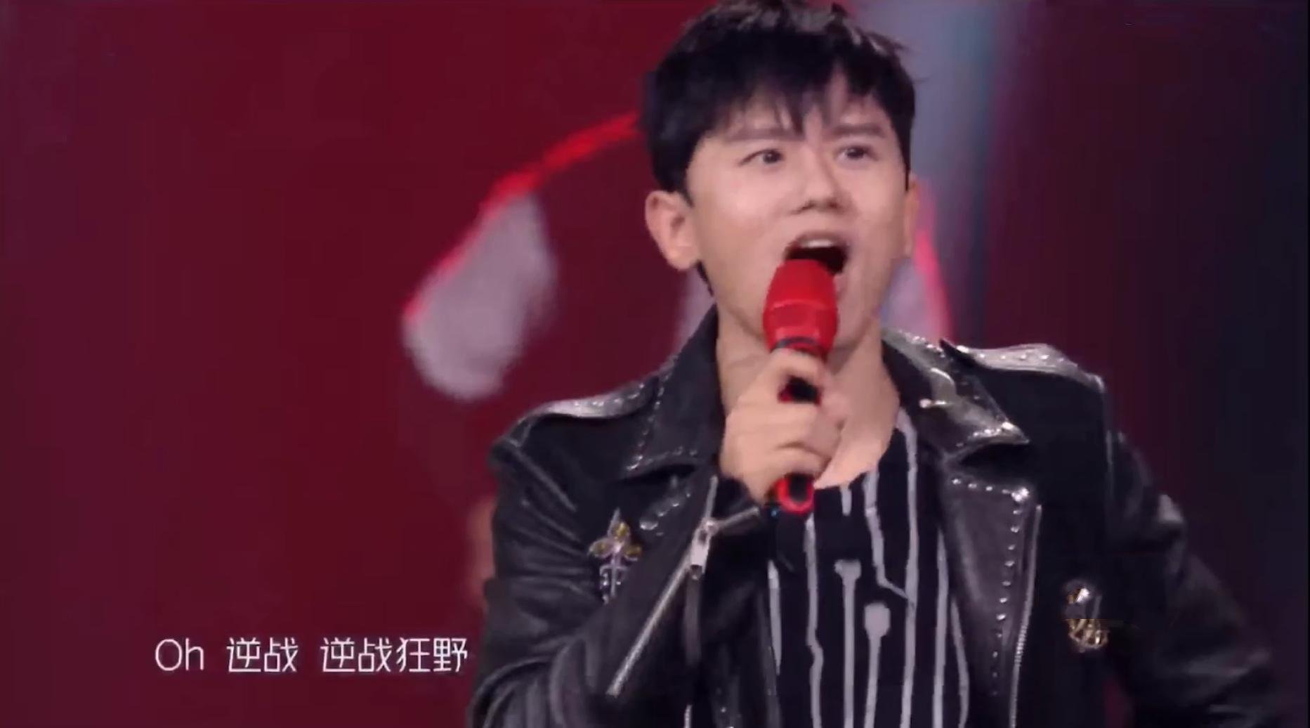 张杰把耳返蹦断了的原因是什么？