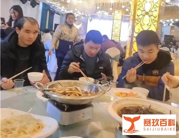湖南暖心之举：滞留旅客免费吃席，温情传递“寒冬中的温暖”!