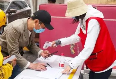 重庆男孩因妈妈买感冒药没上报痛哭，男孩为什么会有这样的反应？