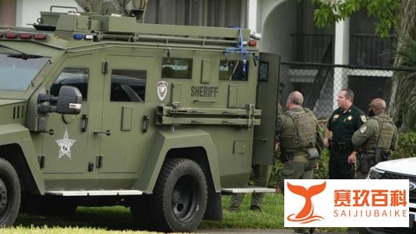 专程参加幼子高中毕业礼，特勤局戒备森严！特朗普骄傲全写在脸上