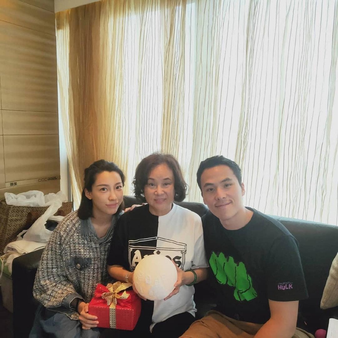 赌王儿子宣布离婚,嫁进豪门的女孩有多少是真的幸福?
