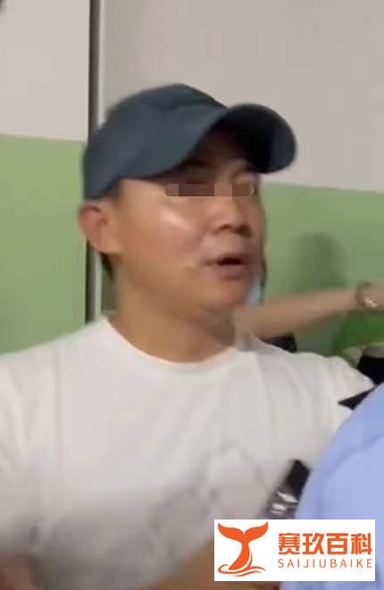 “50辆宾利”官太太走光，同款内裤火出圈：CK还是巴黎世家？