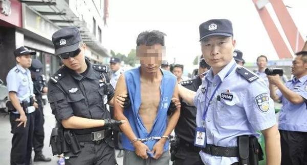 外卖行业耻辱：5骑手见色起意，搭讪被拒后打死年轻妈妈