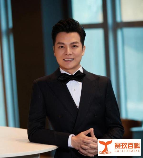 央视任鲁豫二胎得子！感恩妻子高龄产子不易，八十老母喝酒送祝福