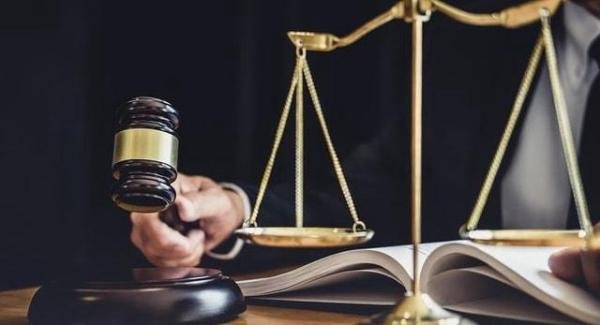 男子18万卖5个亲生孩子被判10年 这是咋情况？