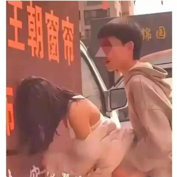温州永兴中学两名学生在永豪锦园小区门口上演亲密表演，你怎么看